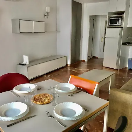 Apartment Palmeras - En El Centro De - Cerca De La Playa - Terraza - Wifi Roses